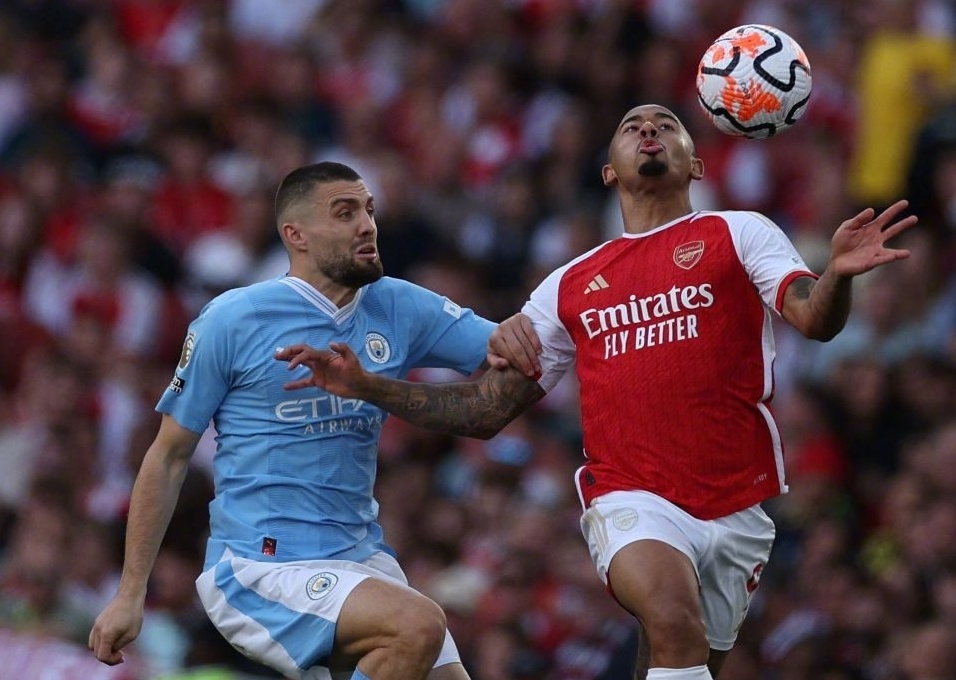 阿斯顿马丁绝杀迈凯伦，塞恩斯刷新纪录