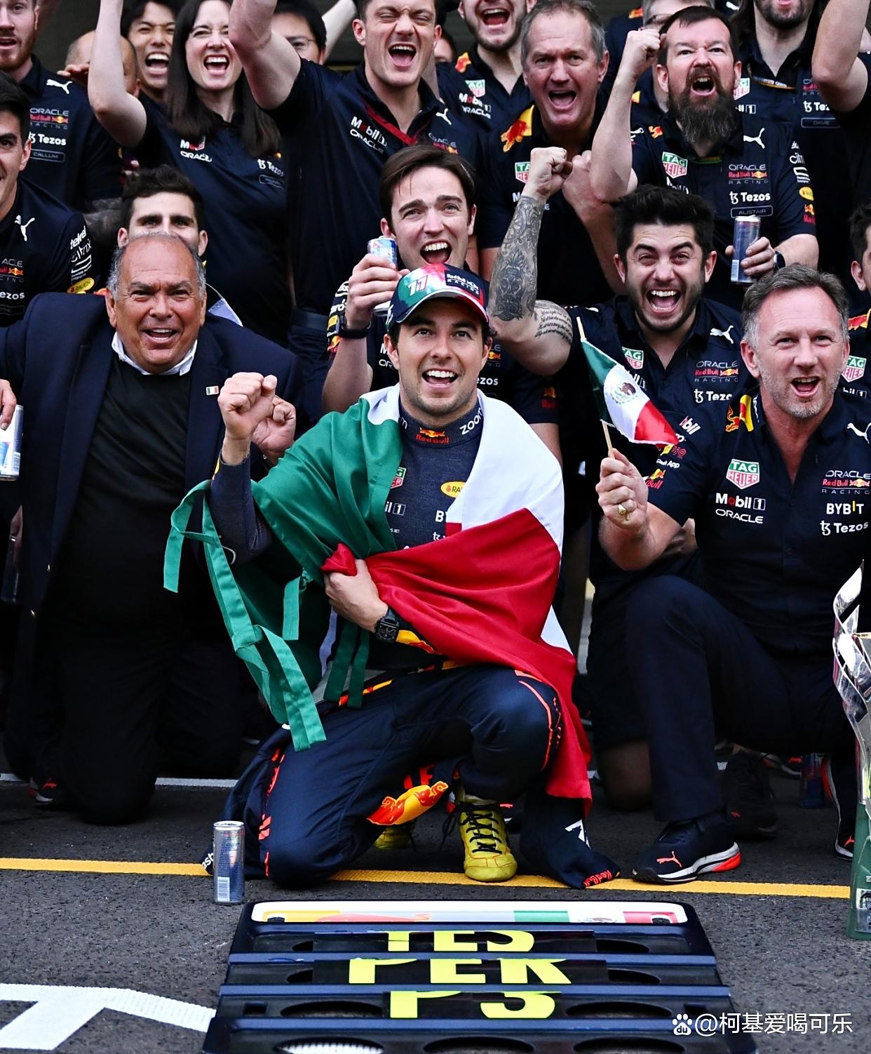 红牛车队逆转威廉姆斯，佩雷兹统治全场