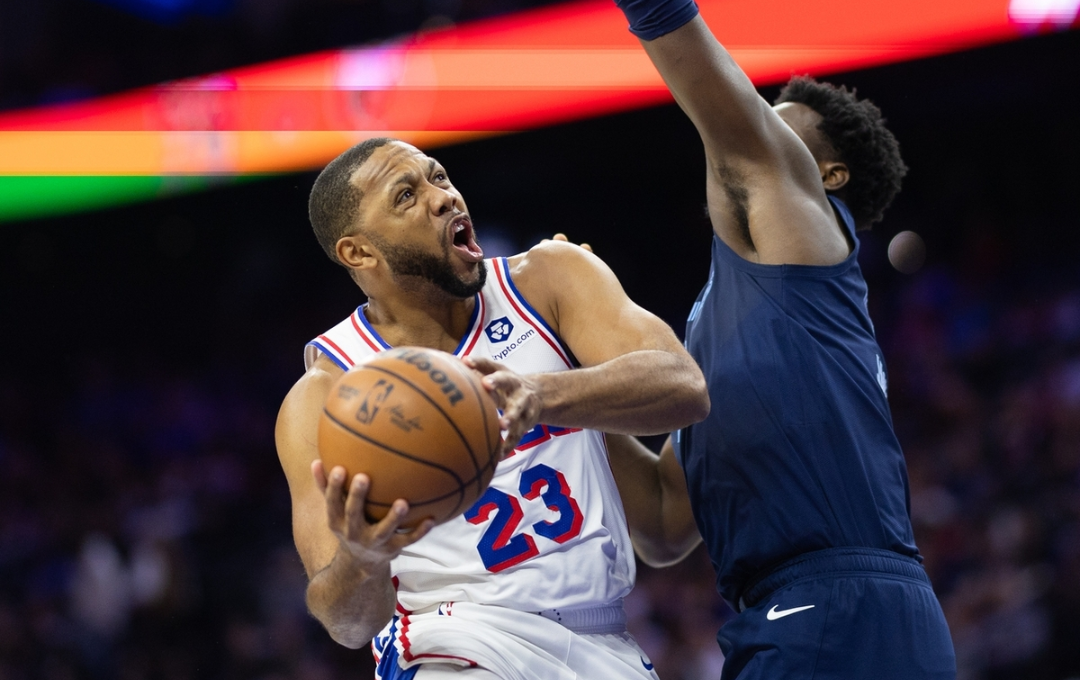 76人险胜辽宁队,莫兰特统治全场 76人险胜辽宁队,莫兰特统治全场