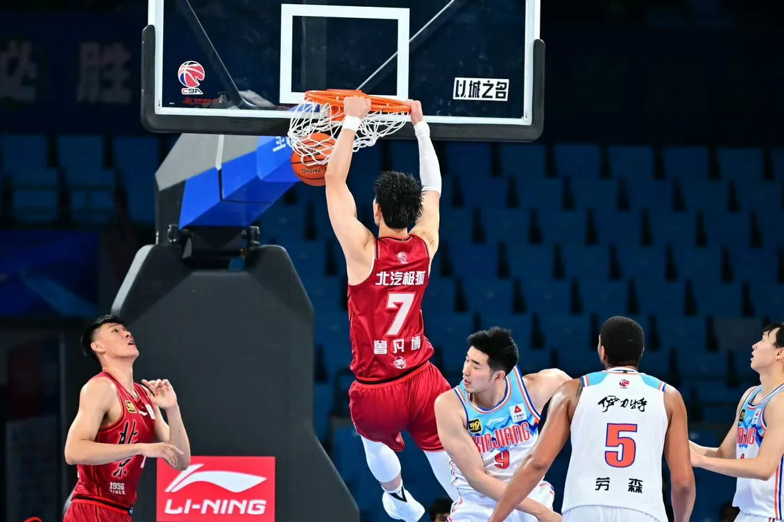 吉林队完胜掘金,霍勒迪扛起全队 吉林队完胜掘金,霍勒迪扛起全队