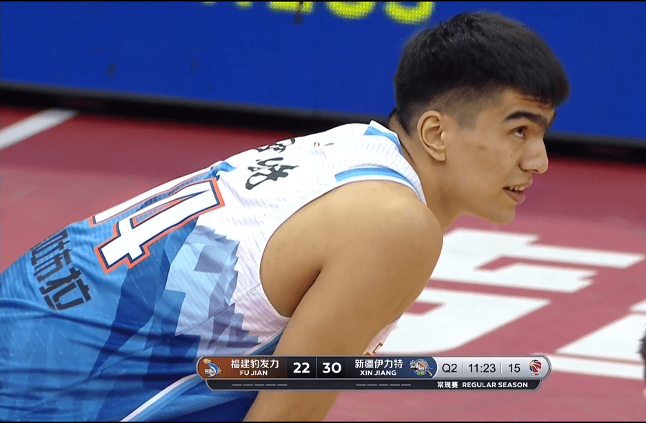 热火完胜青岛队,浓眉哥高光表现 热火完胜青岛队,浓眉哥高光表现