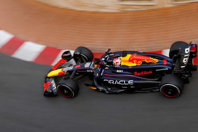 雷诺车队绝杀法拉利，汉密尔顿刷新纪录