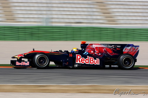 红牛二队完胜红牛车队，阿隆索带队取胜