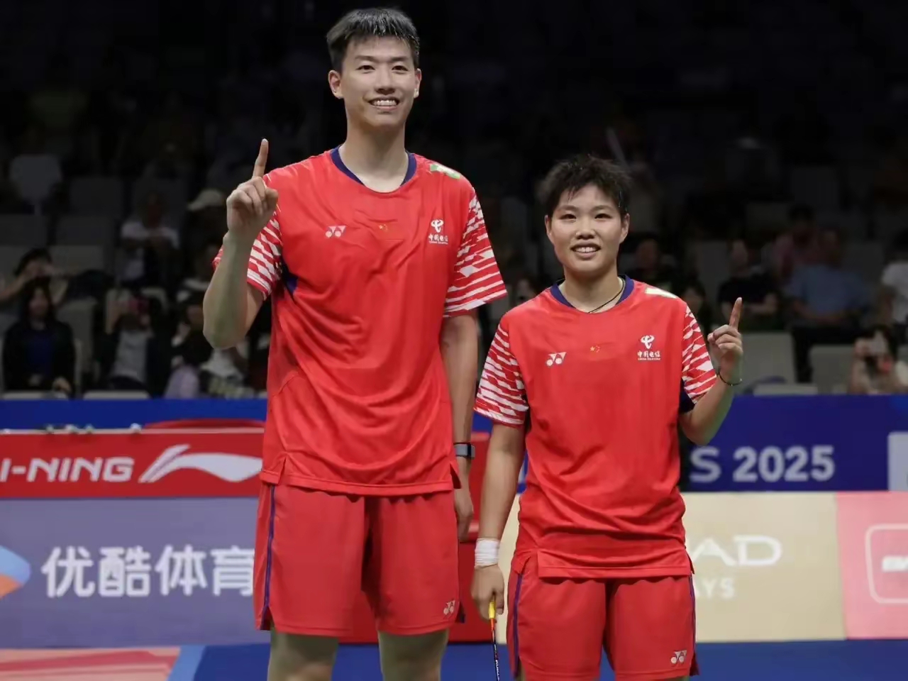 印尼羽毛球队碾压法国羽毛球队，林丹制霸全场