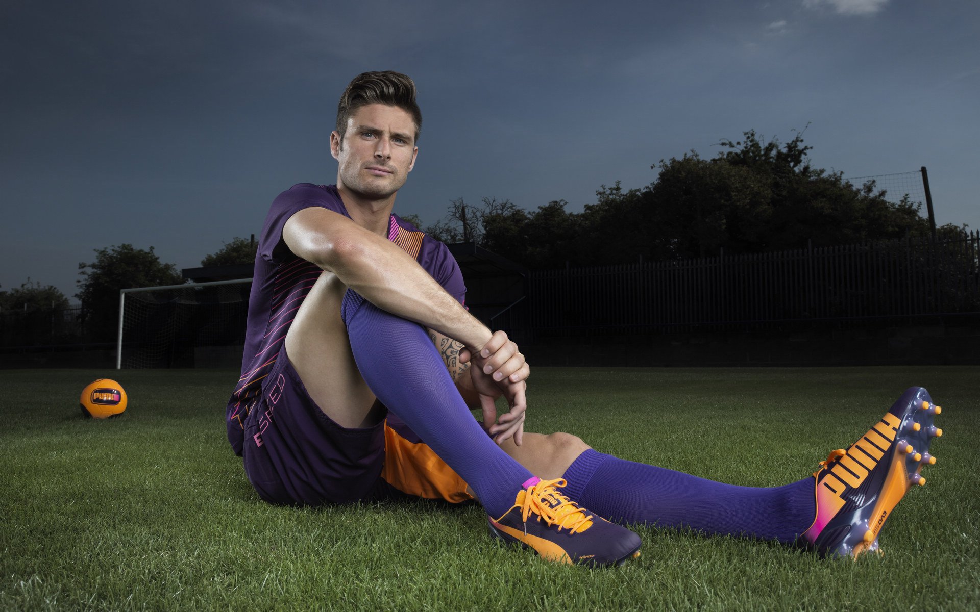 橙色风暴与孤胆英雄,当荷兰提前终结悬念,C罗扛起的不只是一支球队