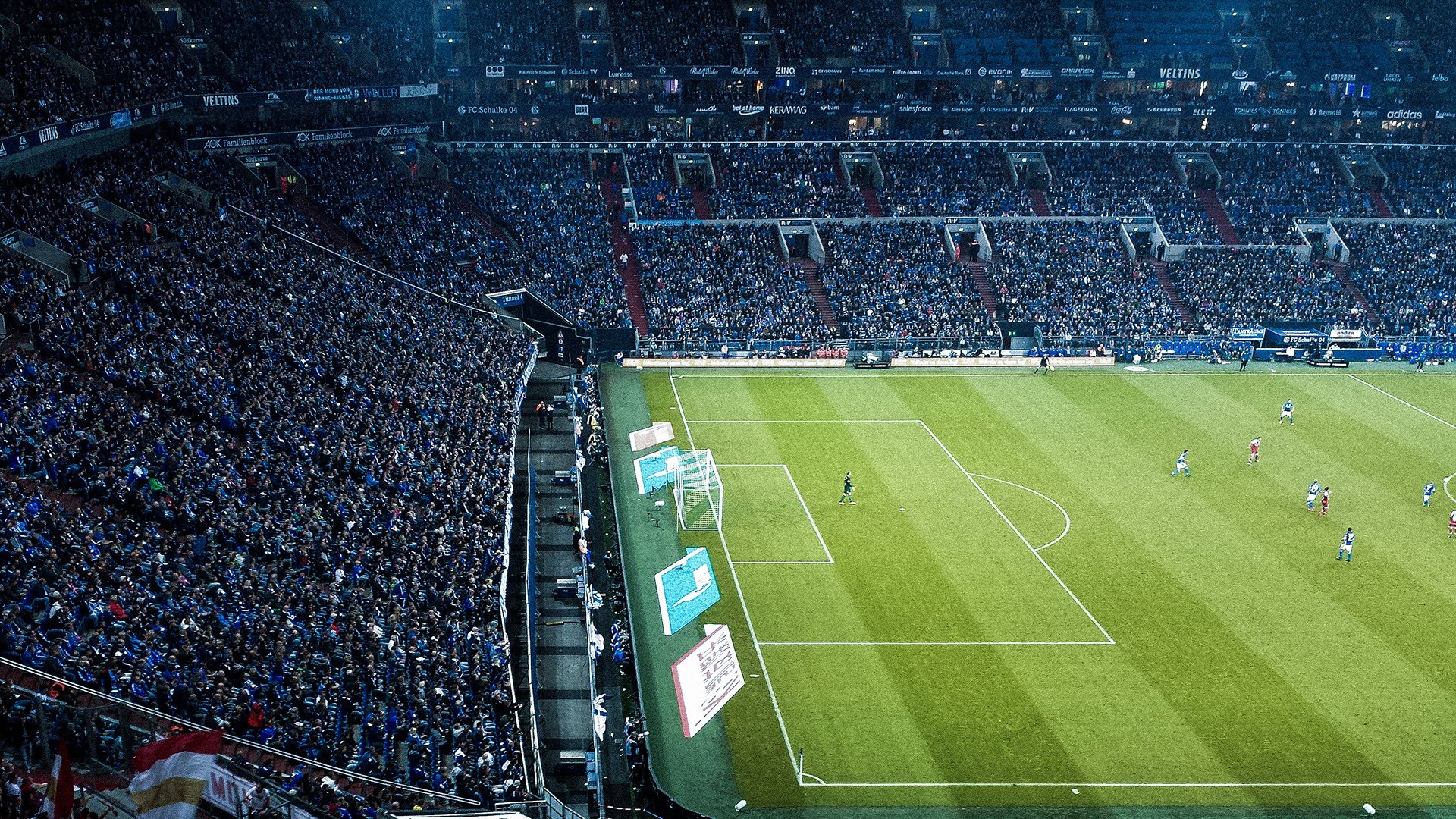 意甲焦点战？深圳队冲垮湖人？当体育标题穿越错位